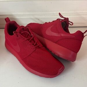 MENS NIKE ROSHE ONE TRIPLE RED SIZE 9.5